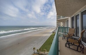 Property grounds - Gorgeous 907 Twin Towers, 2/2  Direct Oceanfront (Daytona Beach Shores)