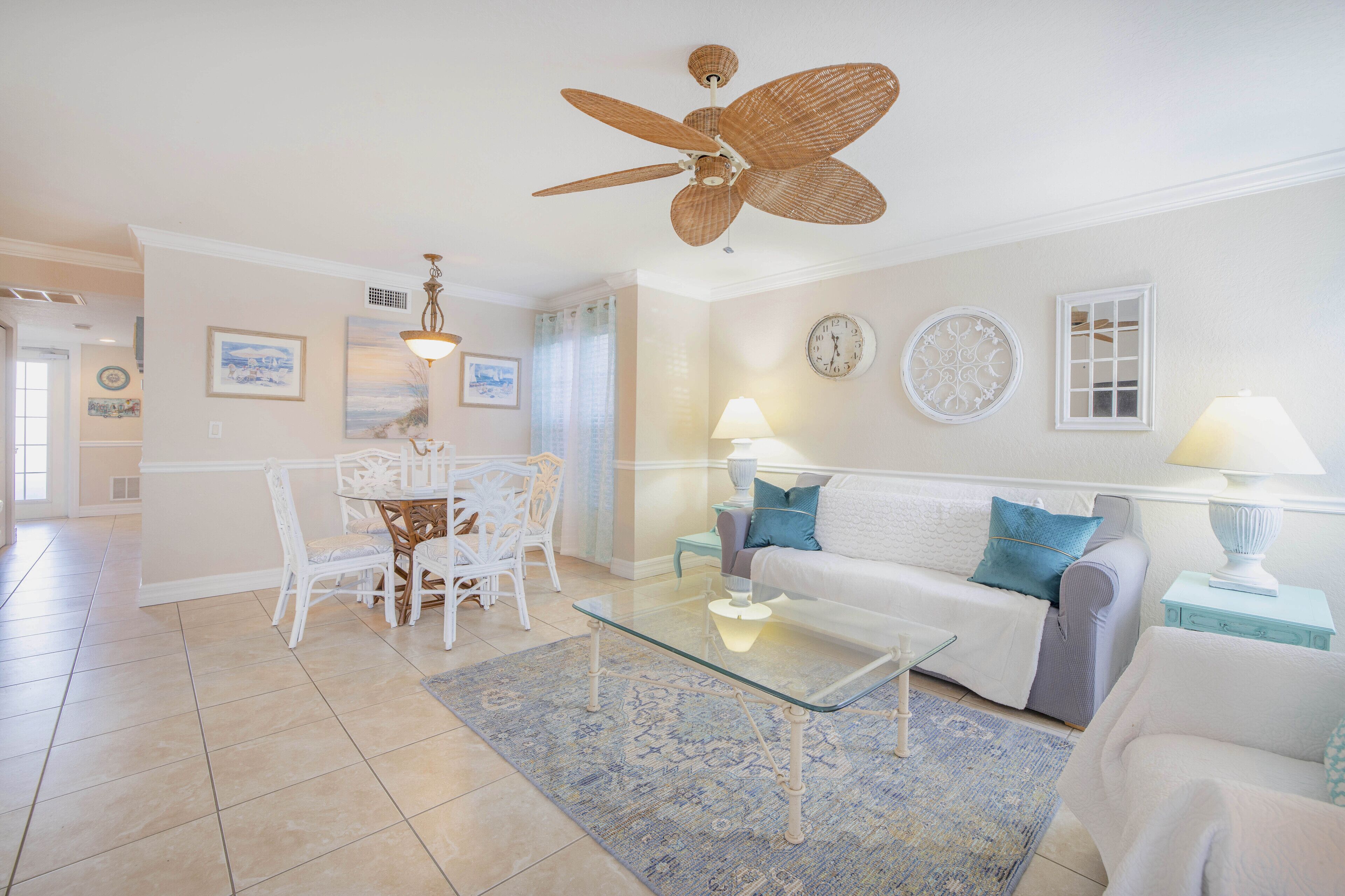 The Village Breeze I - Heated Pool, Beaches, Daiquiris, Seafood, White-sand!