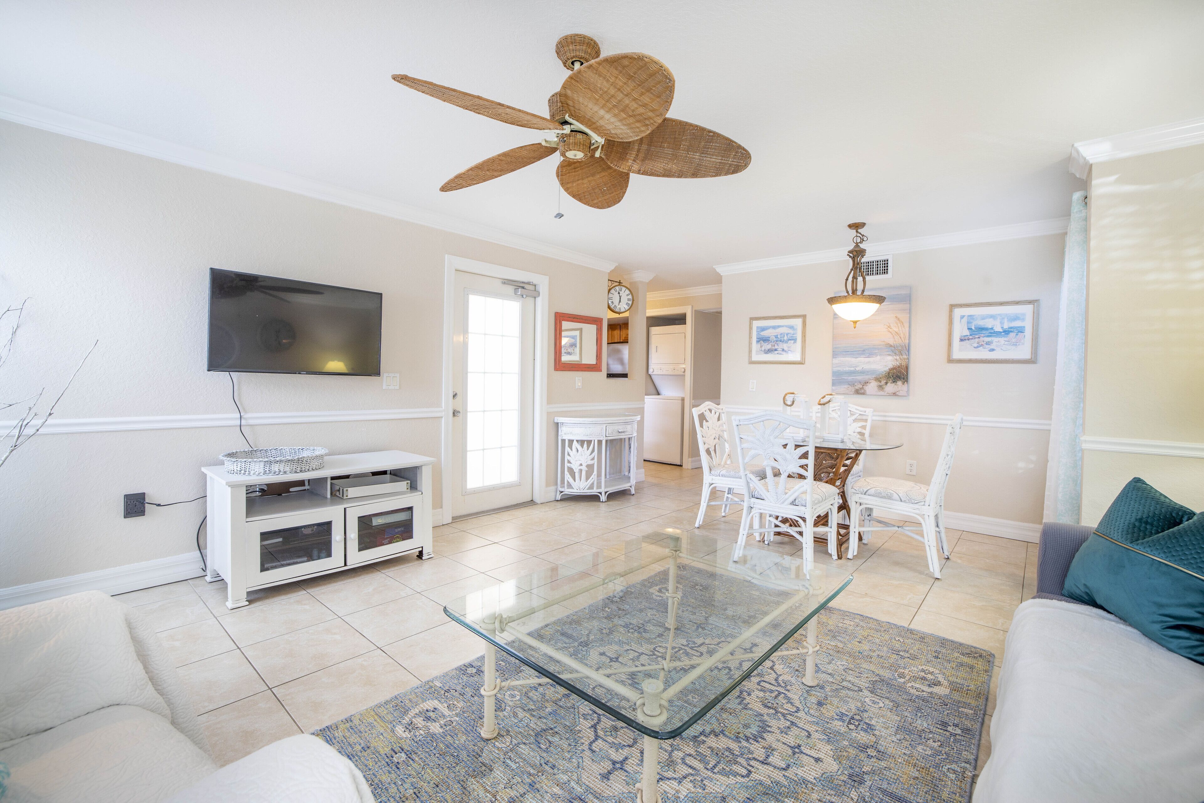 The Village Breeze (2 units) 4BR/4Bath Pool, Beach - Siesta Village Living!