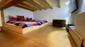 3 Schlafzimmer, Schreibtisch, Bügeleisen/Bügelbrett, Reisekinderbett
