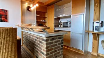 Refrigerador, microondas, horno, placa de cocina