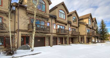 Vacation in style with everything you'd want at Liftside Retreat!