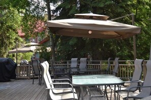 Dining - Village Creek Country Inn (Westerose)