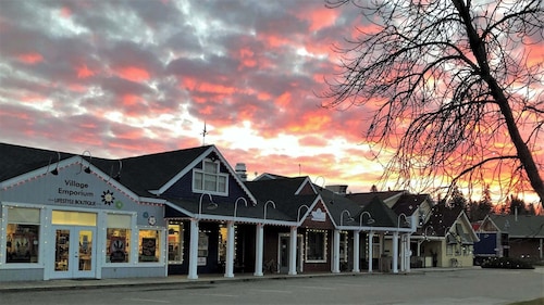 Village Creek Country Inn