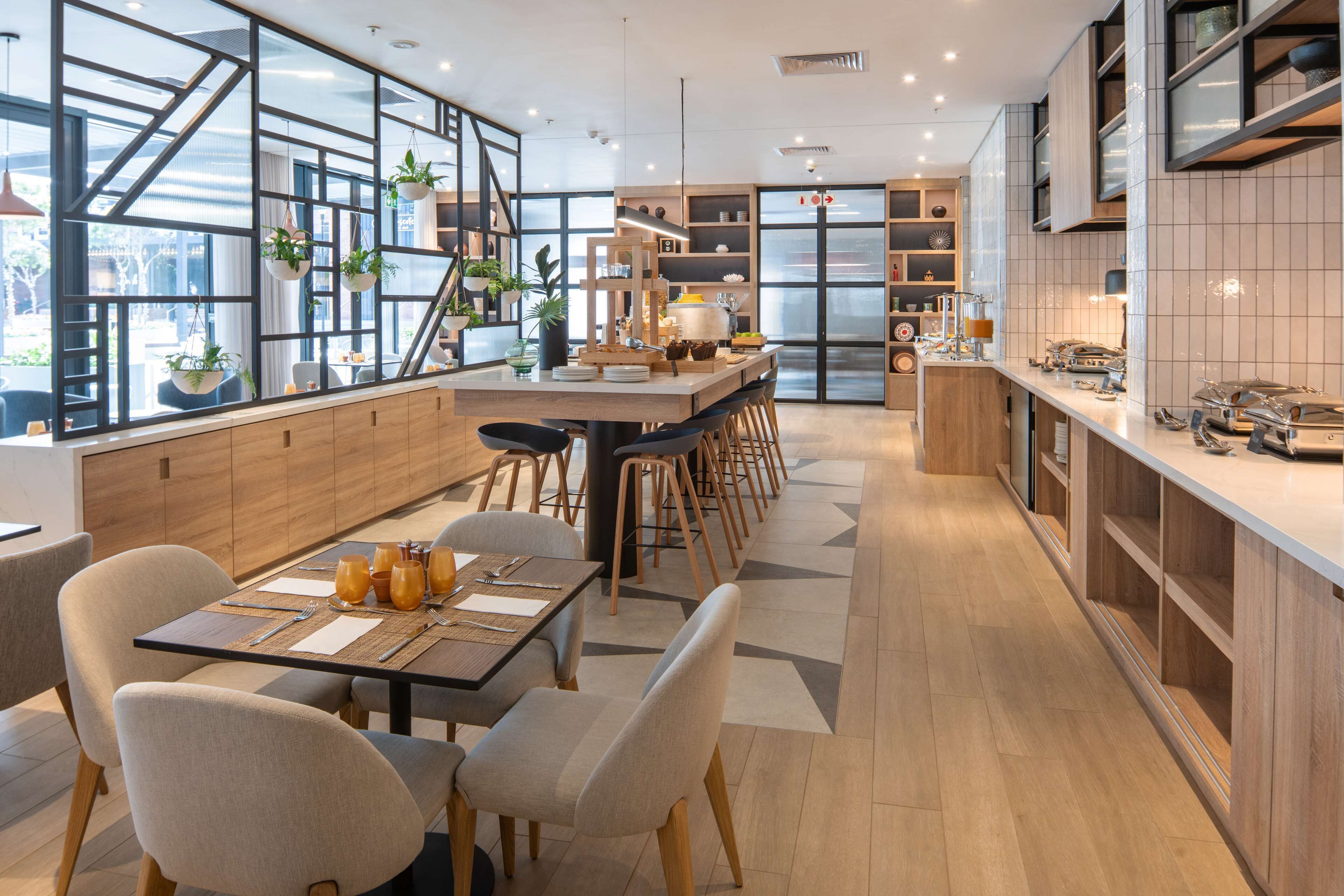 Daily buffet breakfast (ZAR 230 per person)