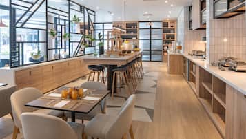 Daily buffet breakfast (ZAR 230 per person)