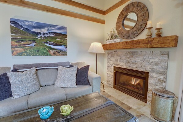 Condo, 1 Bedroom | Living area | TV