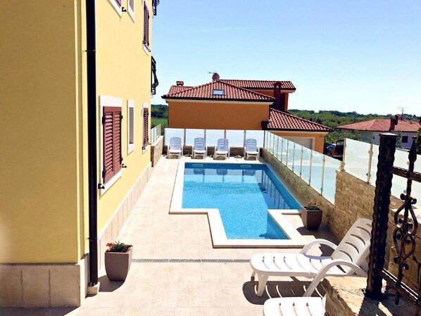 Pool - Holiday apartment Savudrija for 1 - 4 persons with 2 bedrooms - Holiday apartment (Savudrija)
