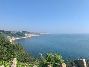 Beach - Charming 3-bed Cottage in Swanage (Swanage)