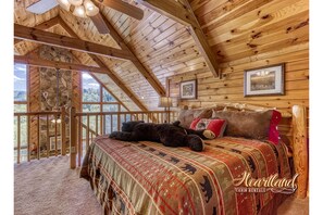 3 عدّة غرف نوم ومكواة/لوح كي وسرير سفر وخدمة الإنترنت