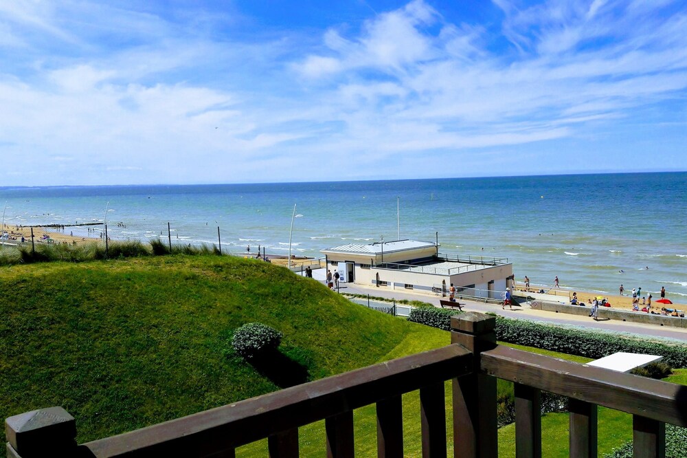 New 2 room apartment on the seafront Cabourg