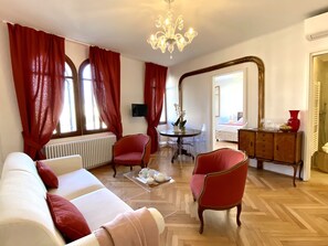 Apartment, 1 Schlafzimmer | Wohnbereich | Flachbildfernseher