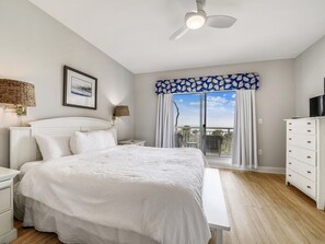 3 bedrooms, desk, iron/ironing board, internet