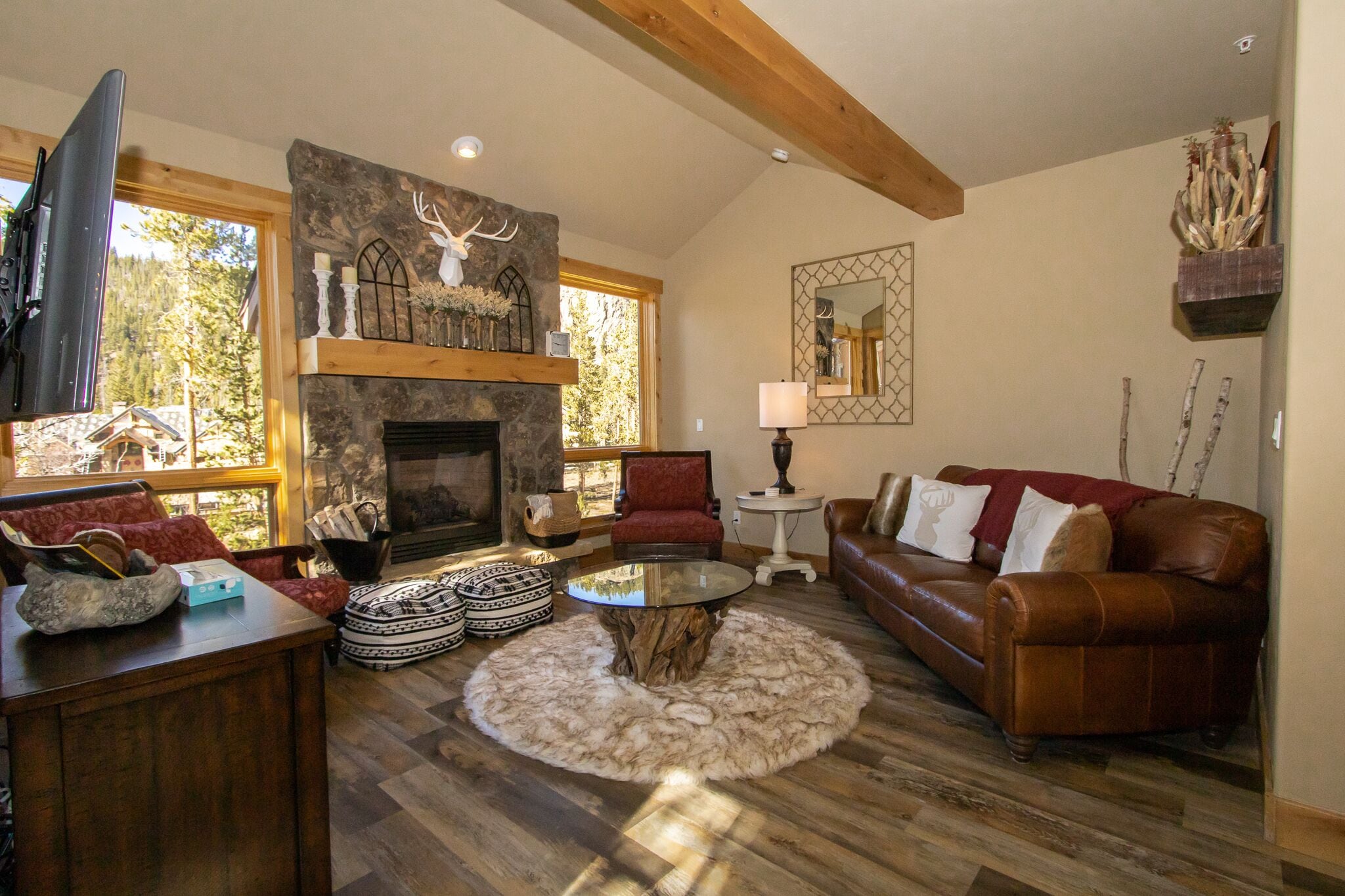 Luxurious Townhouse with Private Garage and In Unit Laundry, Great Views