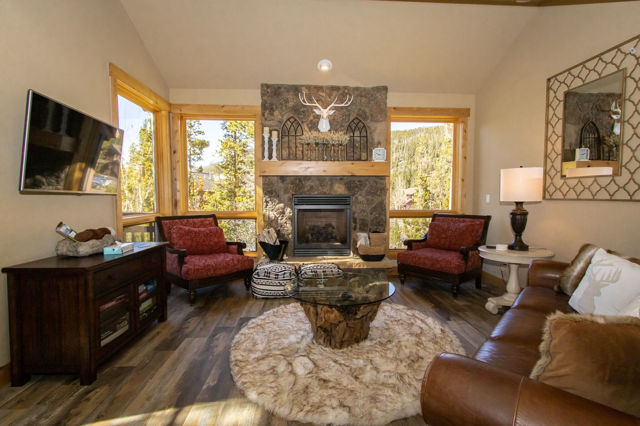 Luxurious Townhouse with Private Garage and In Unit Laundry, Great Views