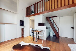 1 غرفة نوم ومكواة/لوح كي وواي فاي وملاءات أسرّة