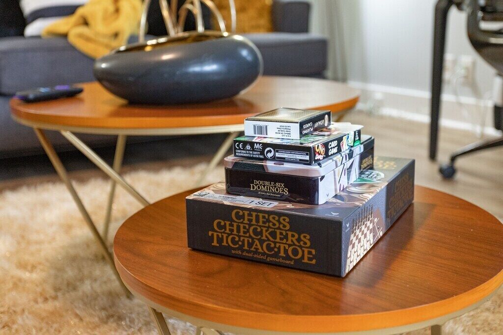 Quaint and Warm 2BR Cottage Close to 85/40, WiFi