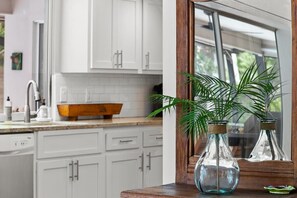 Interior - Mia`s Beach Escape- Stunning 3/2 Home with Pool (Sanibel)