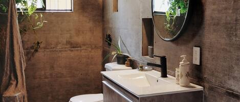 Shower, towels, soap, shampoo