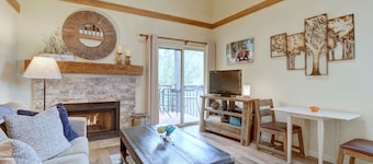 NEW! Mountain Condo, Outdoor Hot Tubs, Stunning Summer Views - 201C