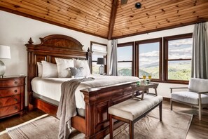 3 Schlafzimmer, Schreibtisch, Bügeleisen/Bügelbrett, Reisekinderbett