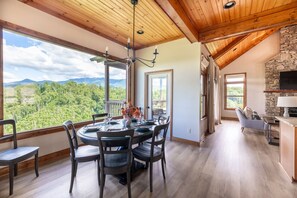 Dining - Hot Tub, Fire Pit, Game Room, VIEWS of Mt.Leconte - Three Suite Retreat (Gatlinburg)
