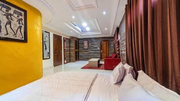 9 dormitorios, escritorio, wifi gratis y ropa de cama