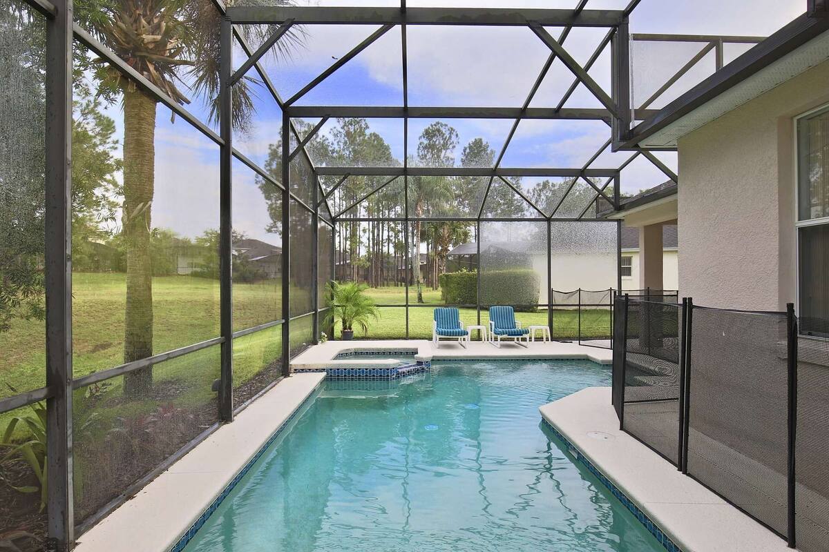 Villa (370 Calabay Parc)