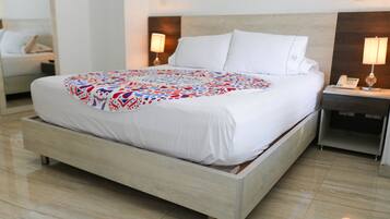 Chambre Junior | Coffres-forts dans les chambres, Wi-Fi gratuit, draps fournis