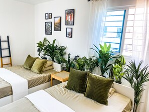 3 bedrooms, iron/ironing board, WiFi, bed sheets