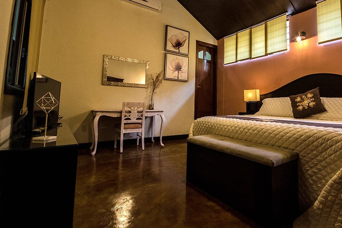 Standard Room, 1 King Bed, Air conditioning, Garden View (CHILKOSTIK) | 1 bedroom, premium bedding, down comforters, individually decorated