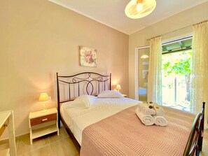 2 bedrooms, free WiFi, bed sheets - Asteraki Beach House (St. Stefanos Bay)