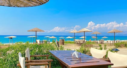 Asteraki Poolside Apartment