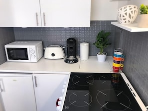 Fridge, microwave, oven, stovetop - Cosy Appartment Champs de Mars Eiffel (Paris)