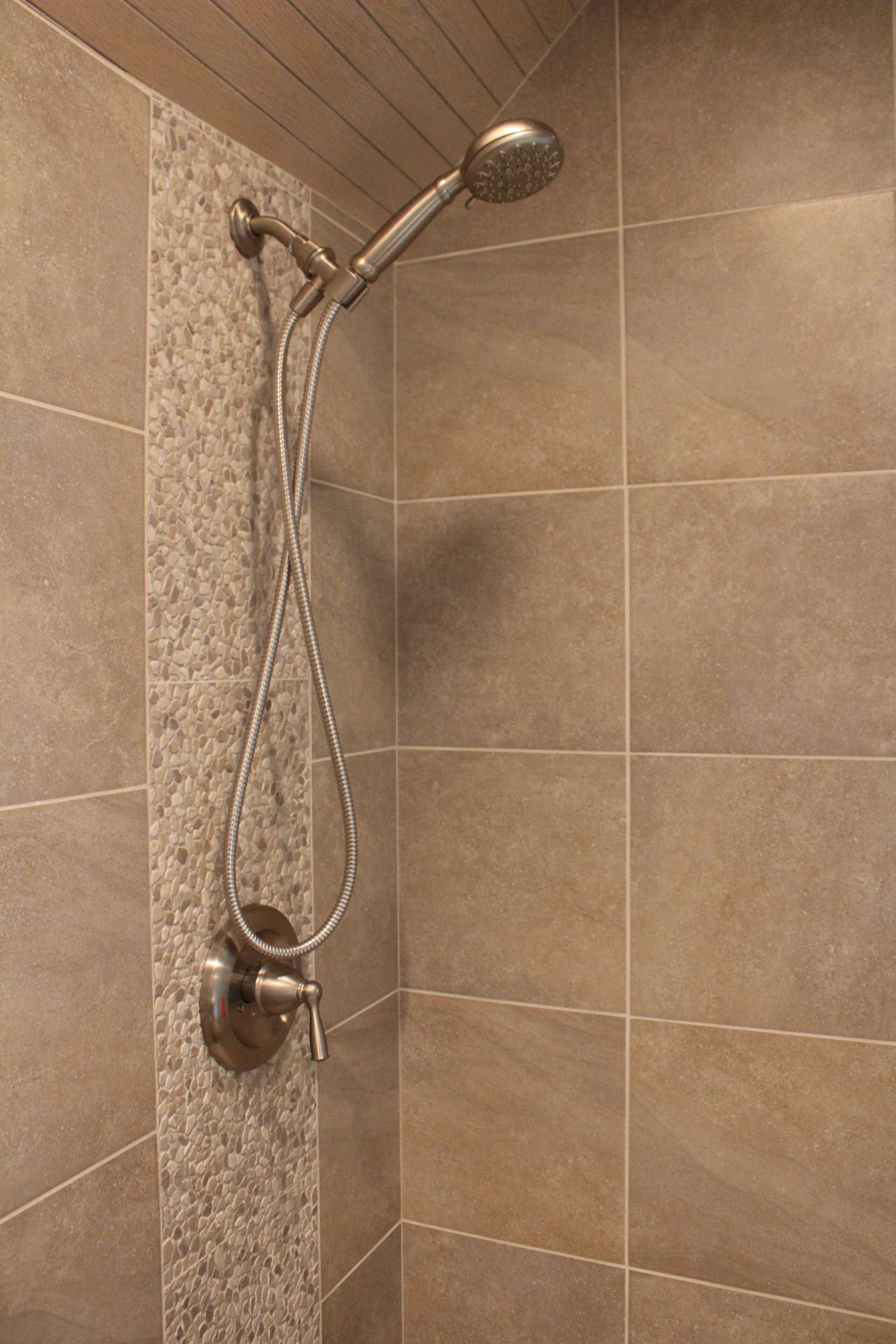Combined shower/bathtub, hair dryer, towels, soap