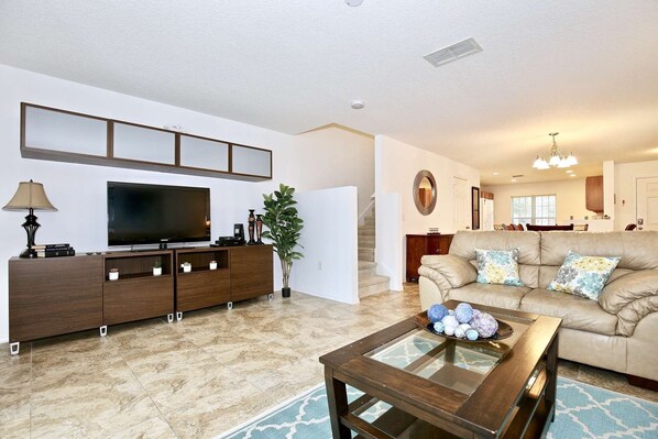 Apartment (5113 Compass Bay) | Living room