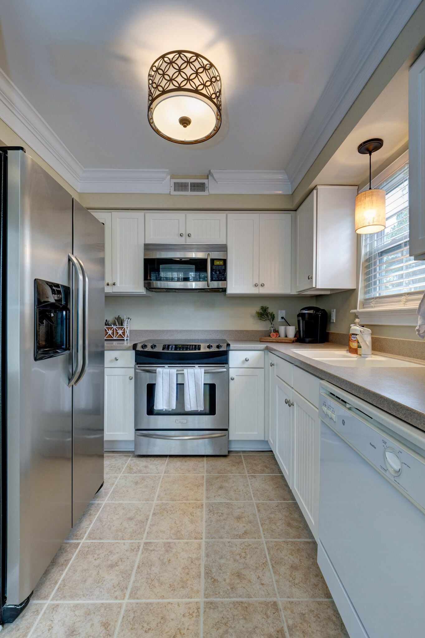 雪櫃、微波爐、焗爐、爐具