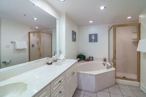 Badewanne, Whirlpool, Handtücher