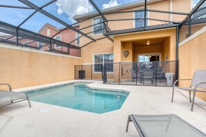 Apartment (8849 Paradise Palms)