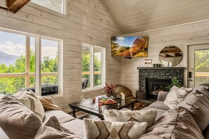 TV connectée, cheminée, baby-foot