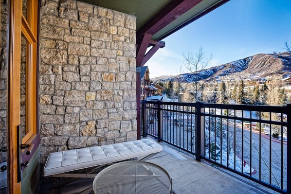 Condo (Capitol Peak 1 bedroom) | Balcony