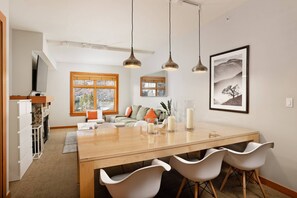 Condo (Capitol Peak 1 bedroom) | Dining