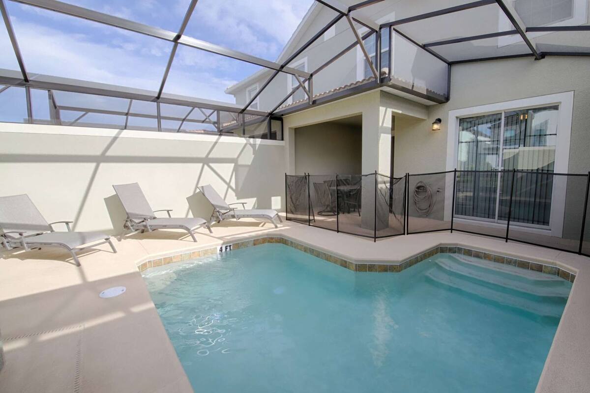 Apartment (4815 Storey Lake) | 2 bedrooms, iron/ironing board, free WiFi