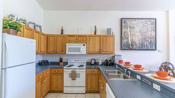 House (727 West Haven) | Private kitchen
