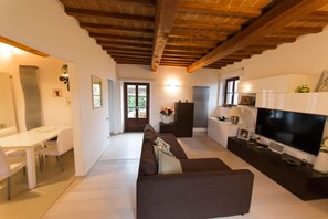Smart TV, fireplace, books - VILLORE Home Sweet Home Tuscany (POGGIBONSI)