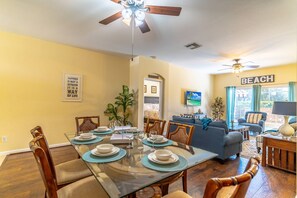 House (8118 Windsor Palms) | Exterior