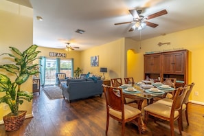 House (8118 Windsor Palms) | Exterior