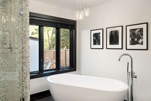 Casa (West End Contemporary) | Banheiro