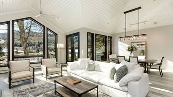 Condo (Homestead Townhome) | Living room | TV, DVD player