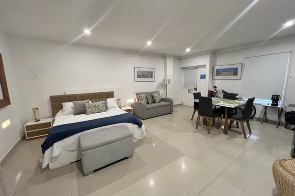 2 soverom, strykejern/-brett, wi-fi og sengetøy